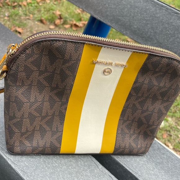Michael Kors Bag,Michael Kors Brown and Yellow Crossbody Bag. - Picture 6 of 8